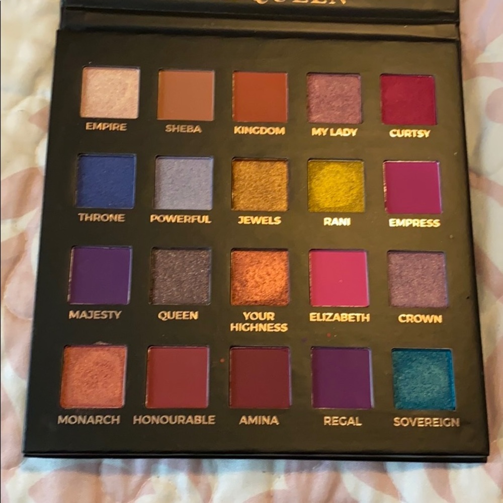 The queen palette